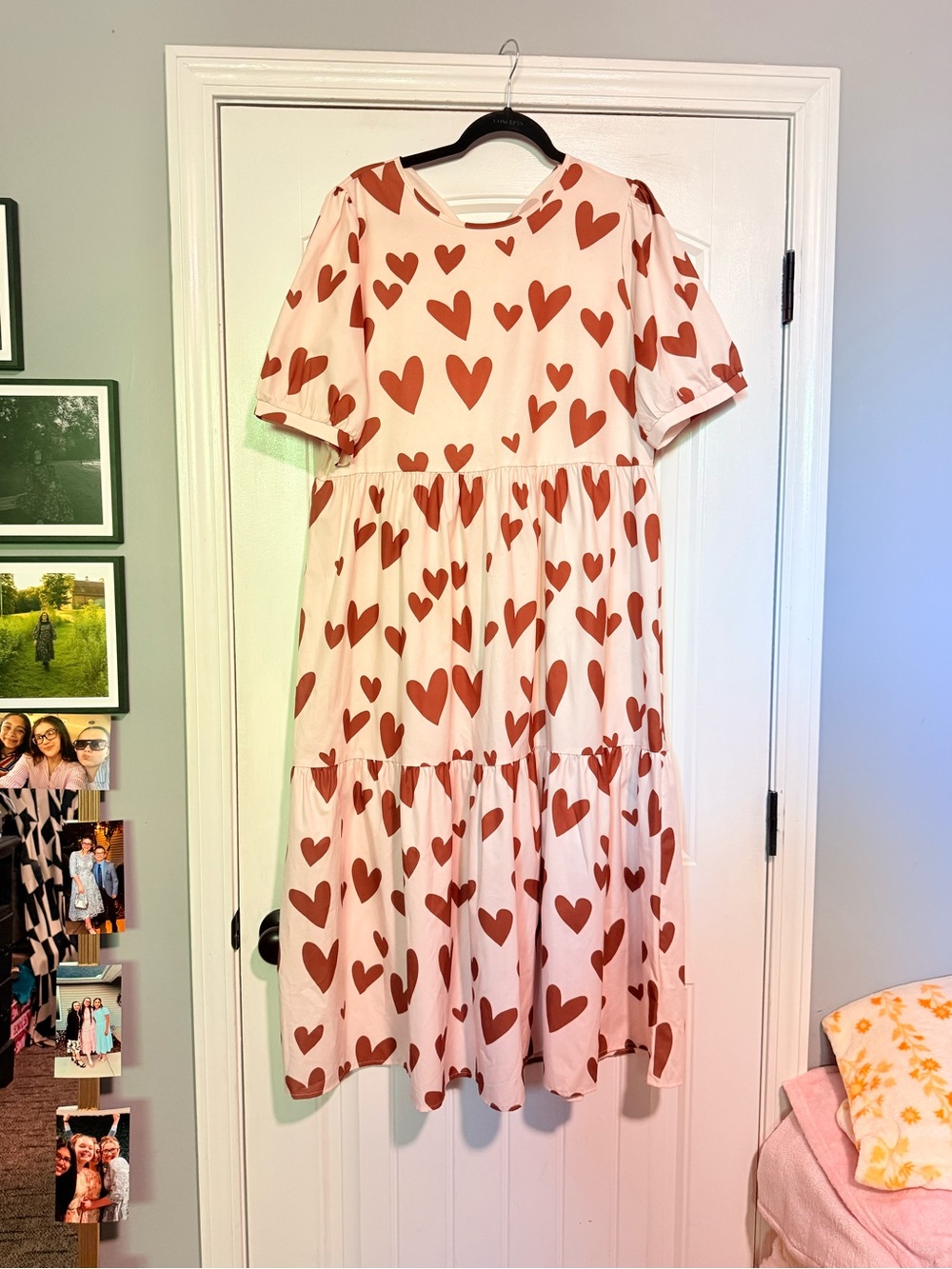 SHEIN Pink Dress with Red Heart Print Tiered Puff Sleeve